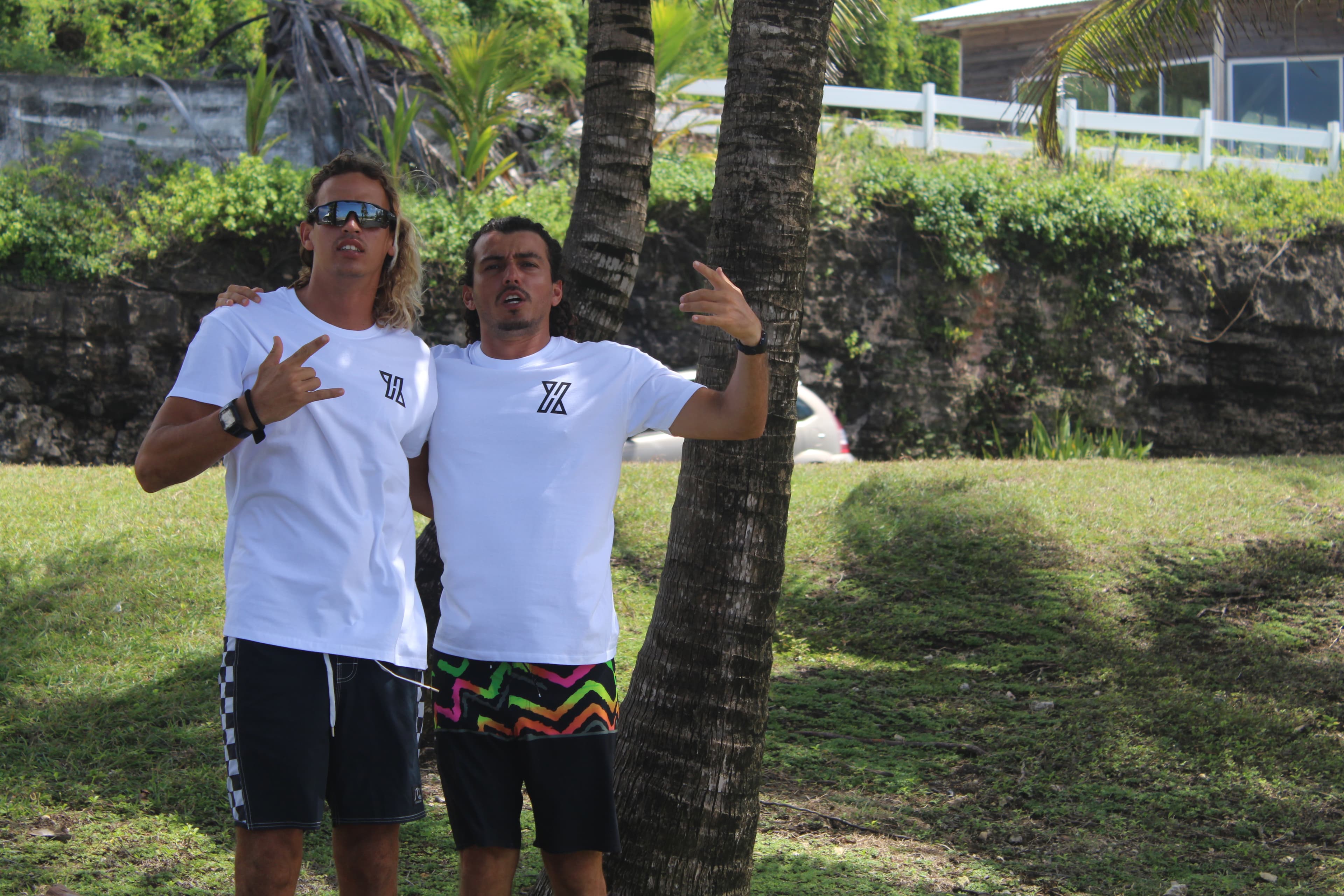 HX Crew – shaka, tees blancs